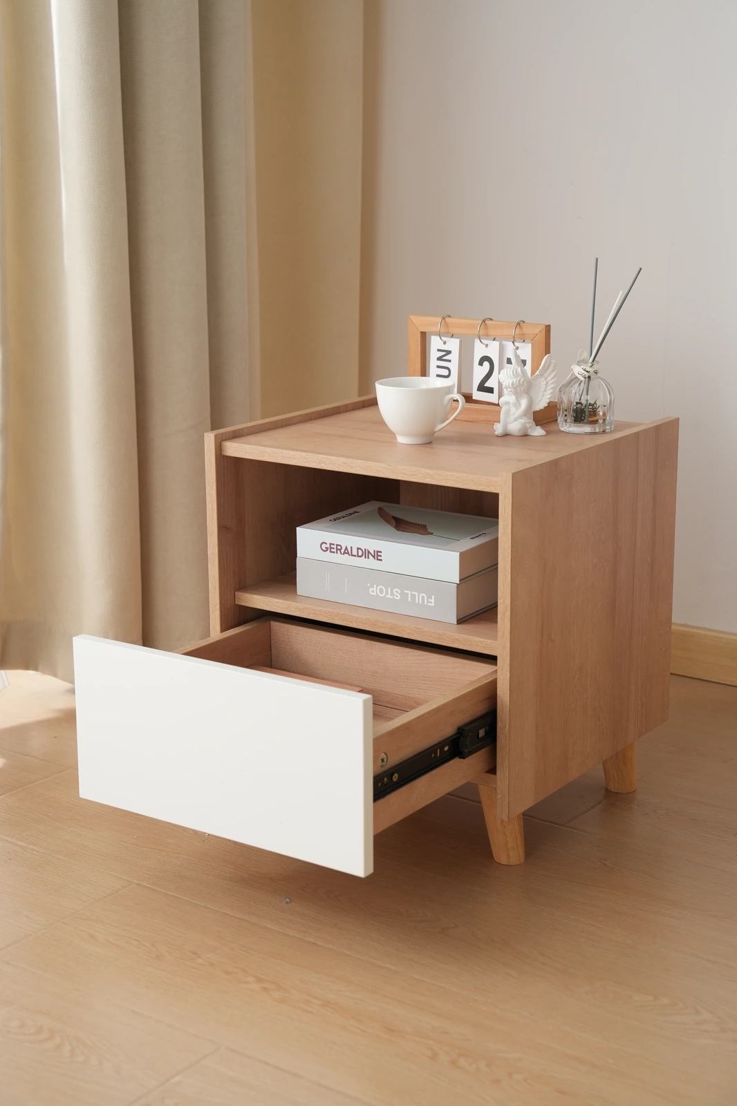 Modern Nordic Solid Wood Bedside Nightstand C3001 product detail