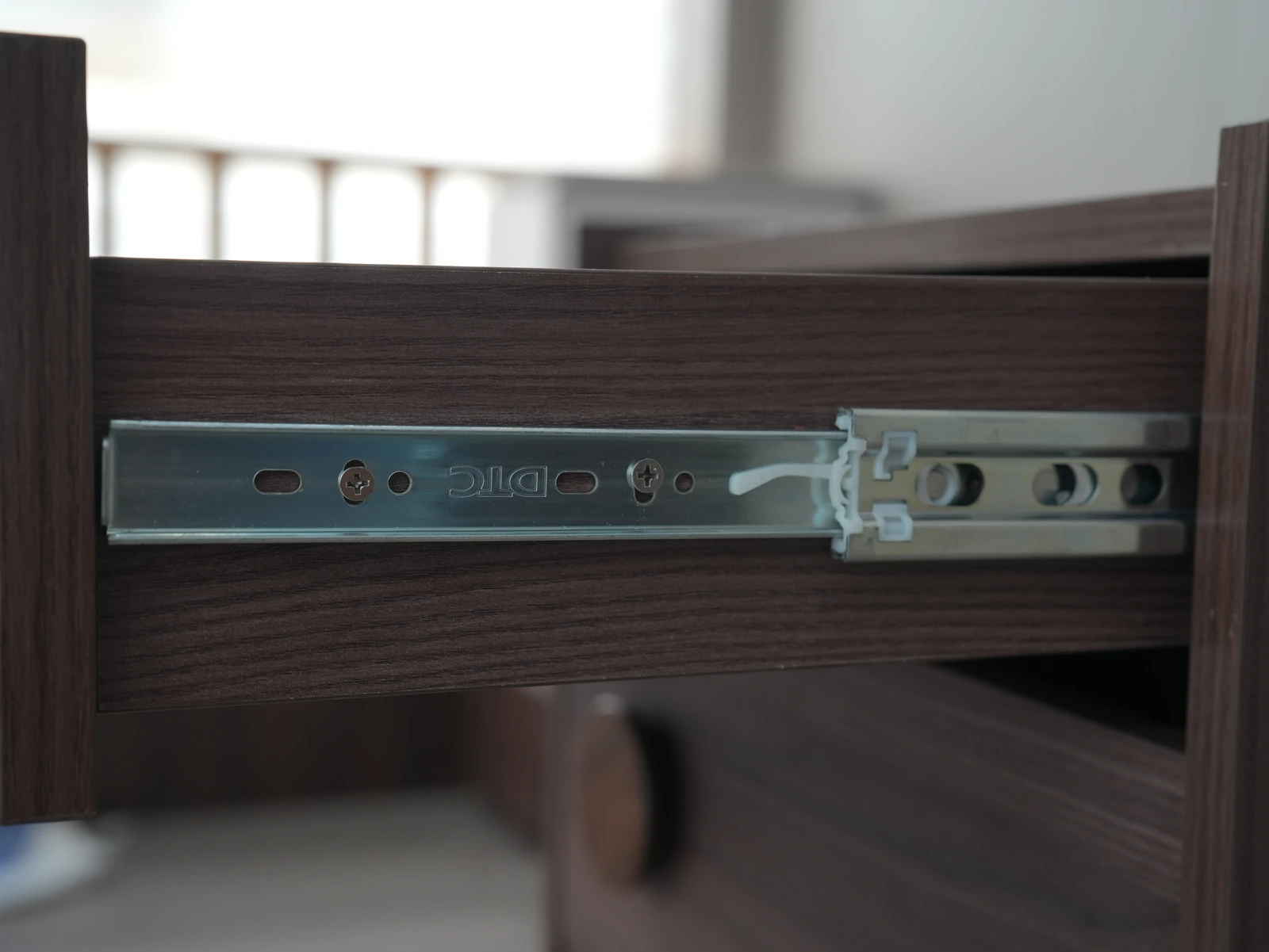 Mid-Century Four Drawer Storage Cabinet E5005 product detail